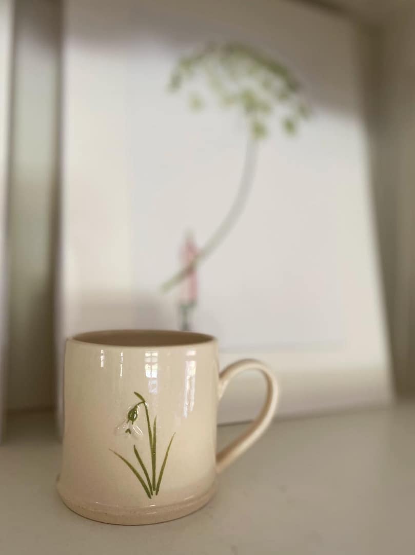 Handdrejad mugg i lergods - Bild 3